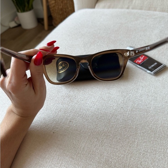 NWOT Ray-Ban RB0707SF Sunglasses Light Brown w/Case & Cloth - Picture 11 of 15